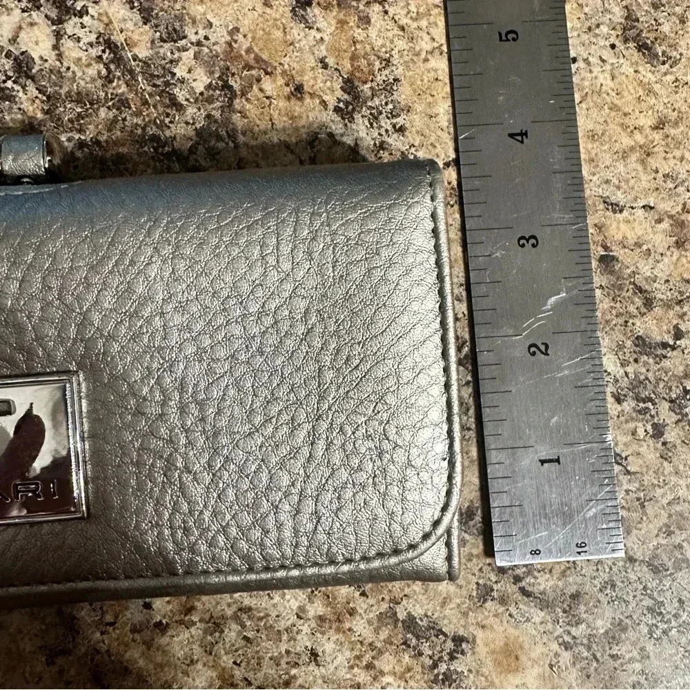 Tahari Metallic Silver Wallet with Kiss Lock Closure Identity Protect Lining - Picture 9 of 12